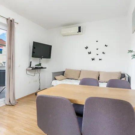 Apartments By The Sea Marina, Trogir - 10327 Lejlighed